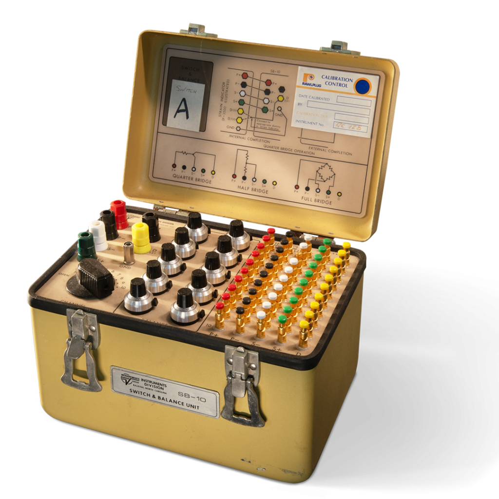 Strain gauge test equipment
